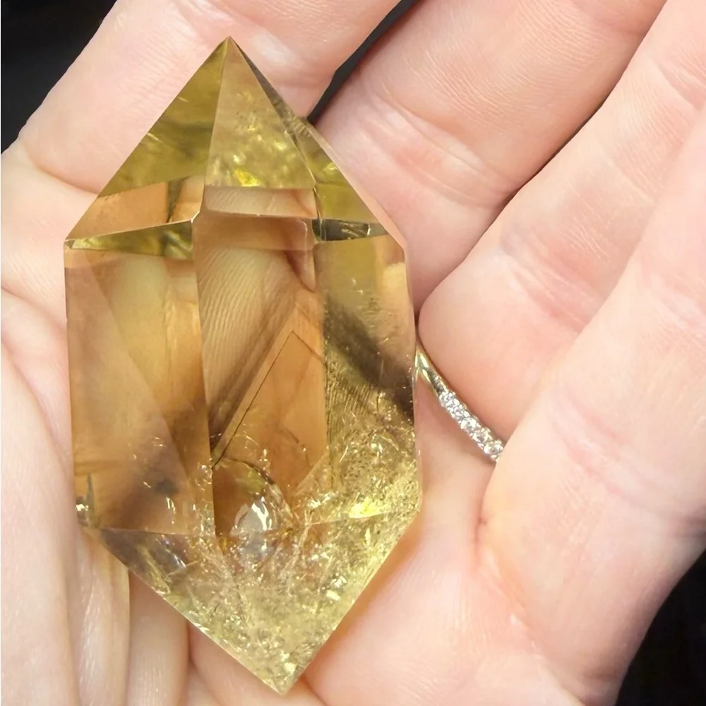 natural double point Citrine with a smokey rainbow mountain inside - Picture 4 of 8